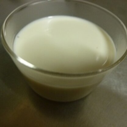 牛乳の代わりに豆乳を使ったせいか、ココナッツミルクと二層に分かれてしまいました。が、これはこれで美味しい。